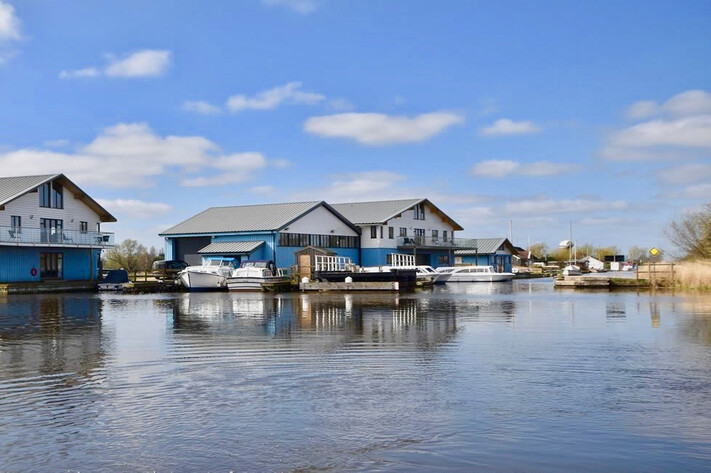 Martham Ferry Day Boat Hire